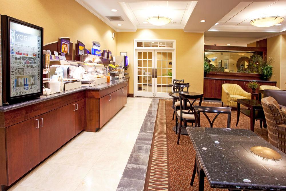Holiday Inn Express & Suites Columbus At Northlake By Ihg Ngoại thất bức ảnh