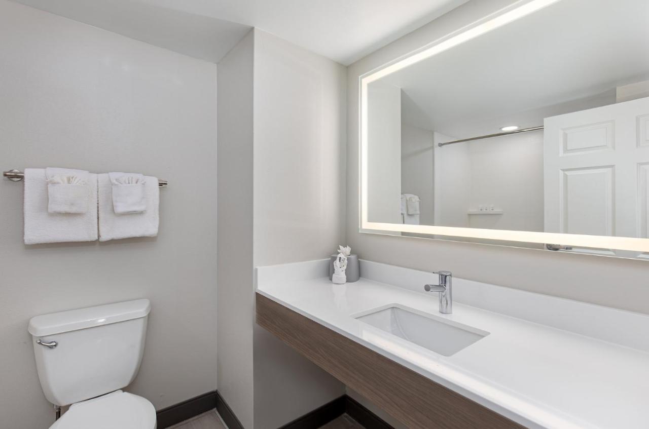 Holiday Inn Express & Suites Columbus At Northlake By Ihg Ngoại thất bức ảnh