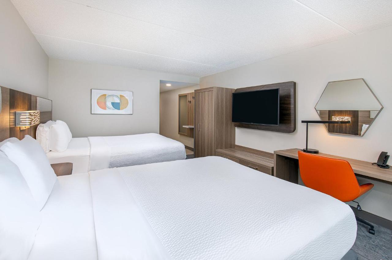 Holiday Inn Express & Suites Columbus At Northlake By Ihg Ngoại thất bức ảnh