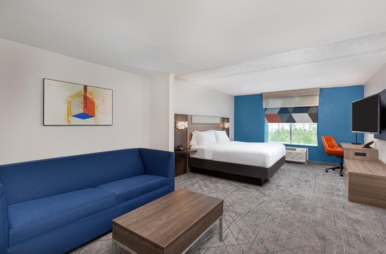 Holiday Inn Express & Suites Columbus At Northlake By Ihg Ngoại thất bức ảnh