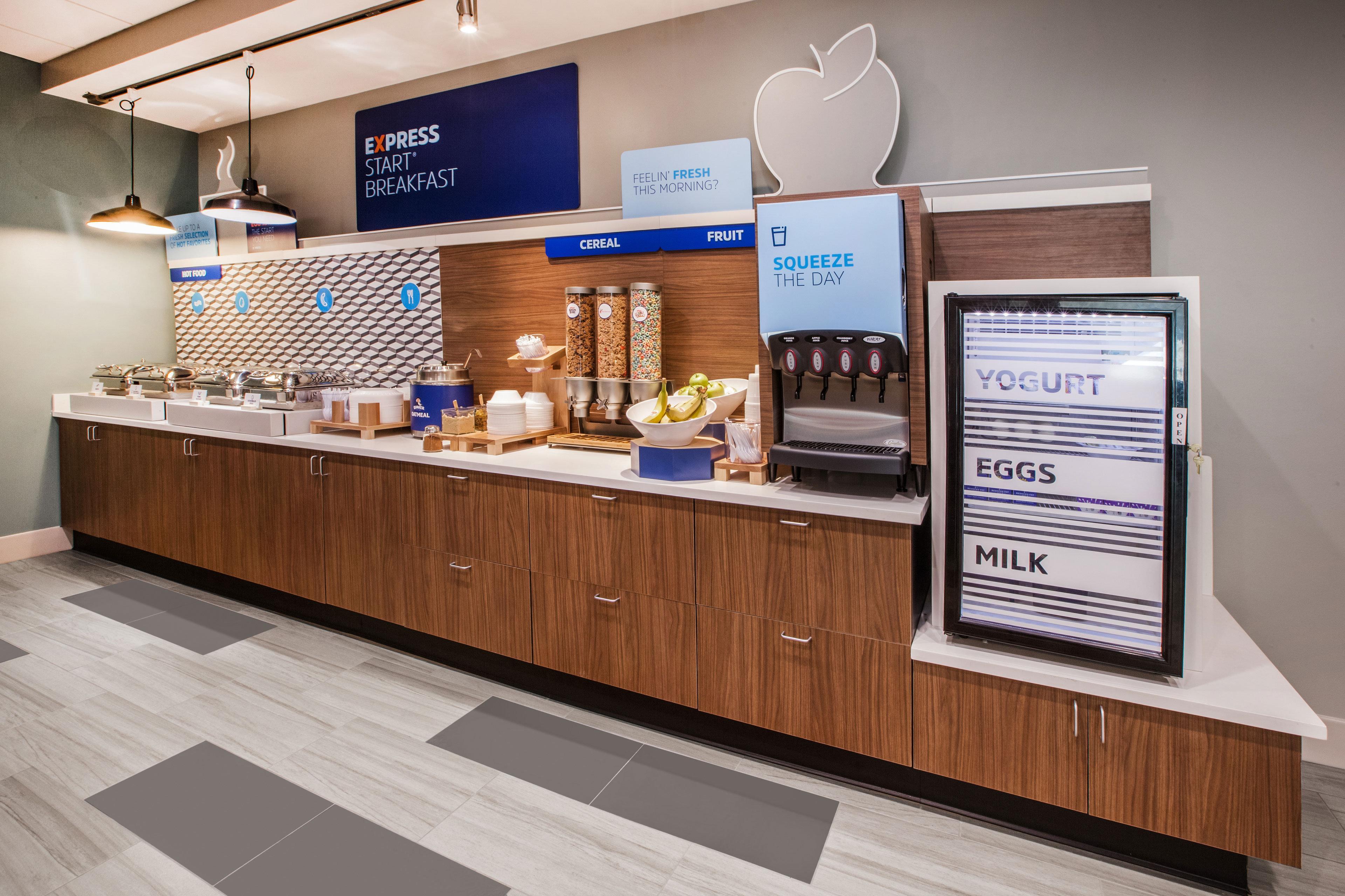 Holiday Inn Express & Suites Columbus At Northlake By Ihg Ngoại thất bức ảnh