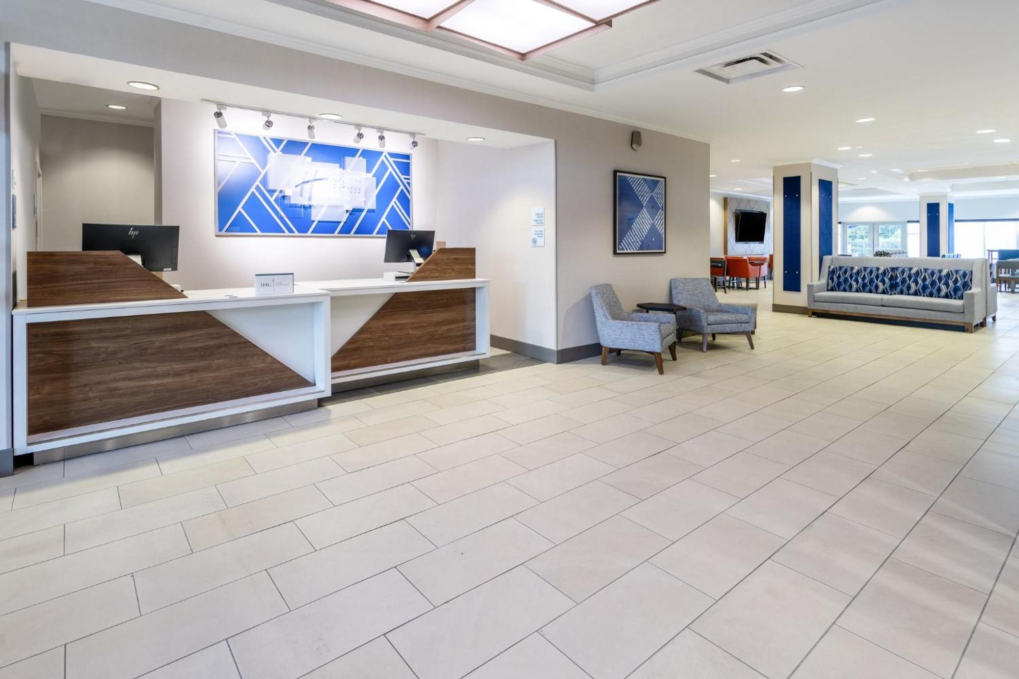 Holiday Inn Express & Suites Columbus At Northlake By Ihg Ngoại thất bức ảnh