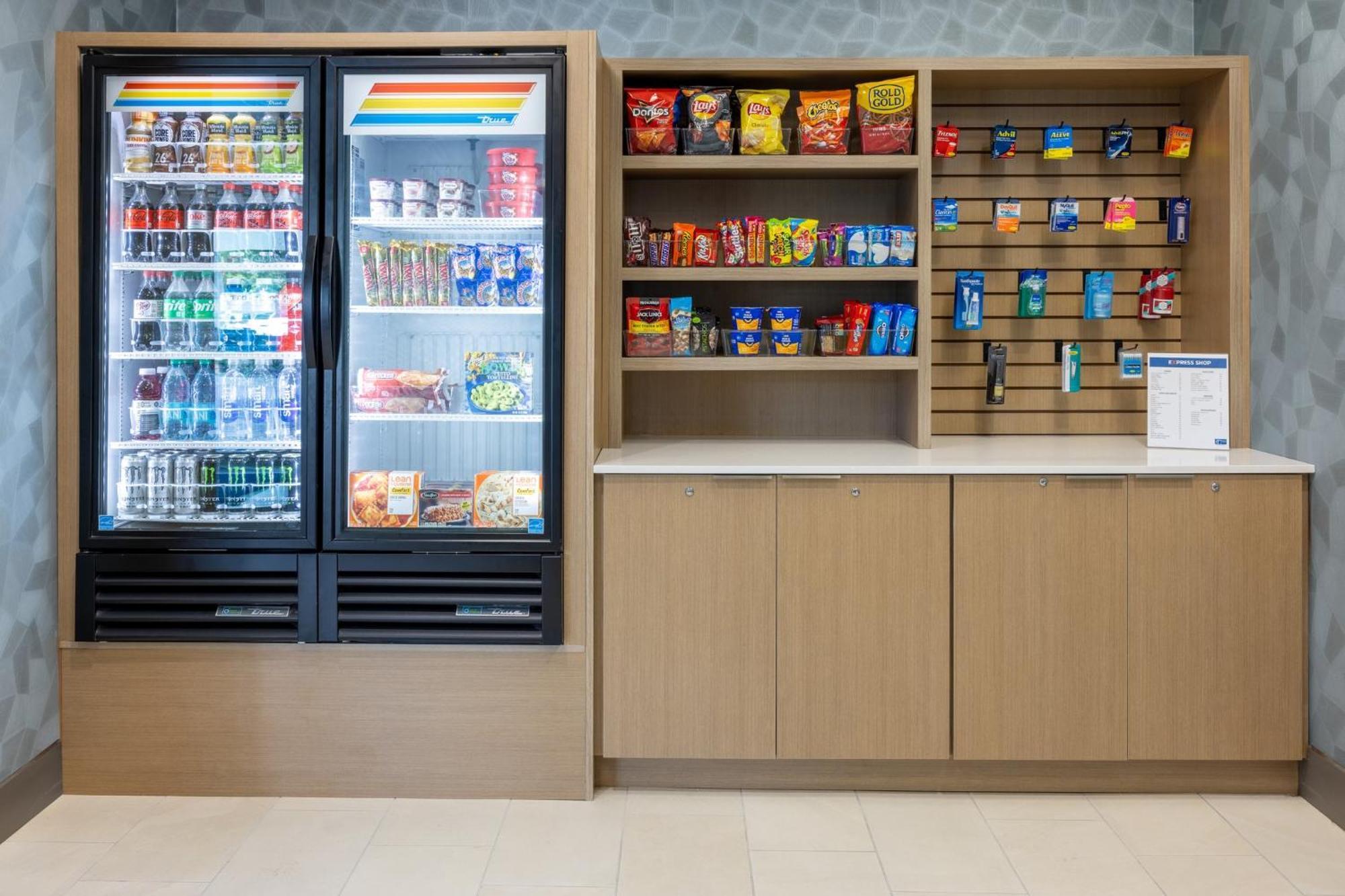 Holiday Inn Express & Suites Columbus At Northlake By Ihg Ngoại thất bức ảnh